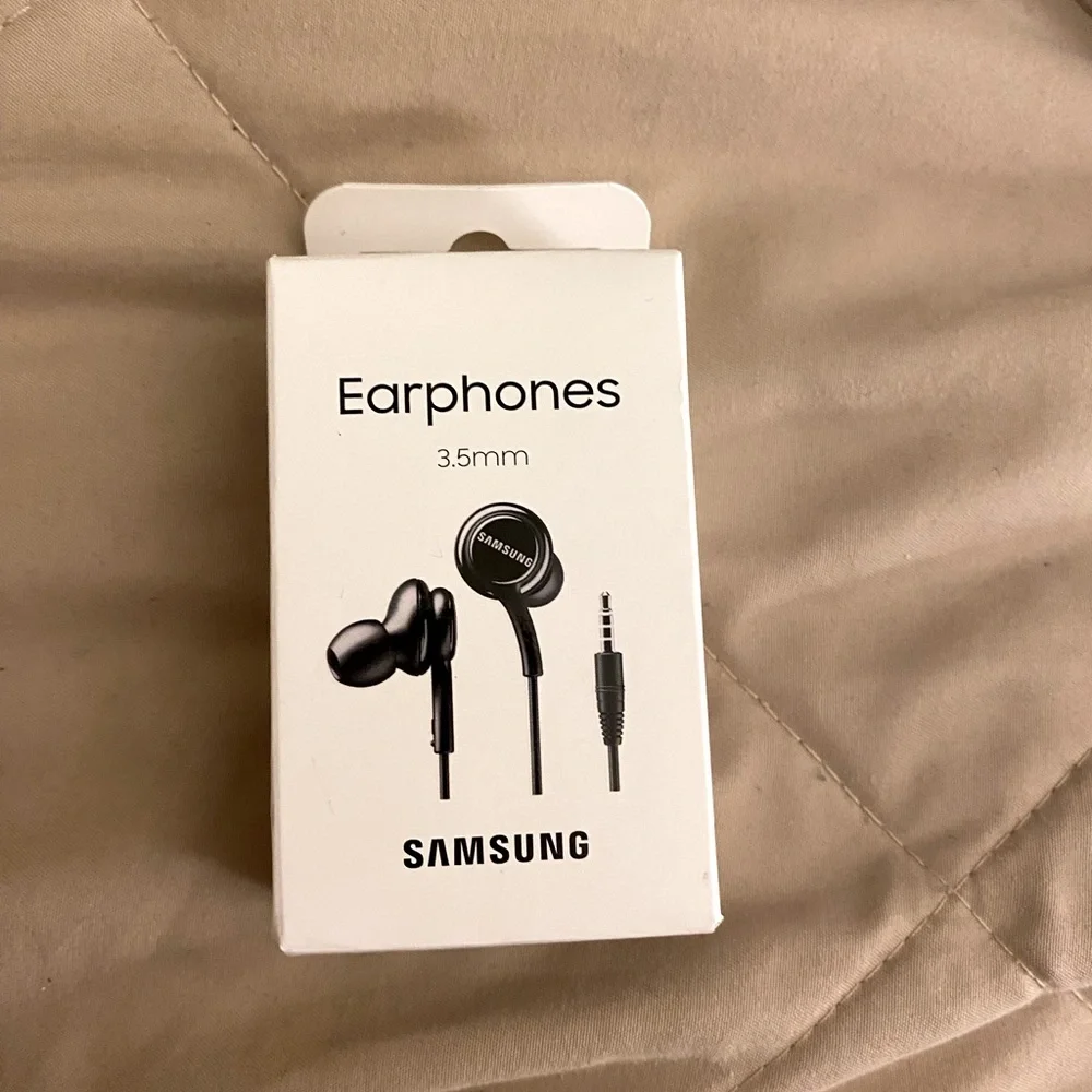 Samsung 3.5mm earphones!